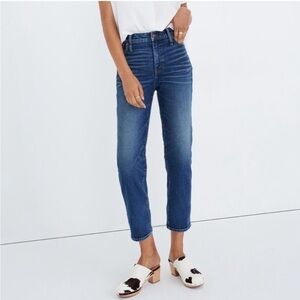 Madewell Mid-Rise Classic Straight Jeans in Carsondale Wash